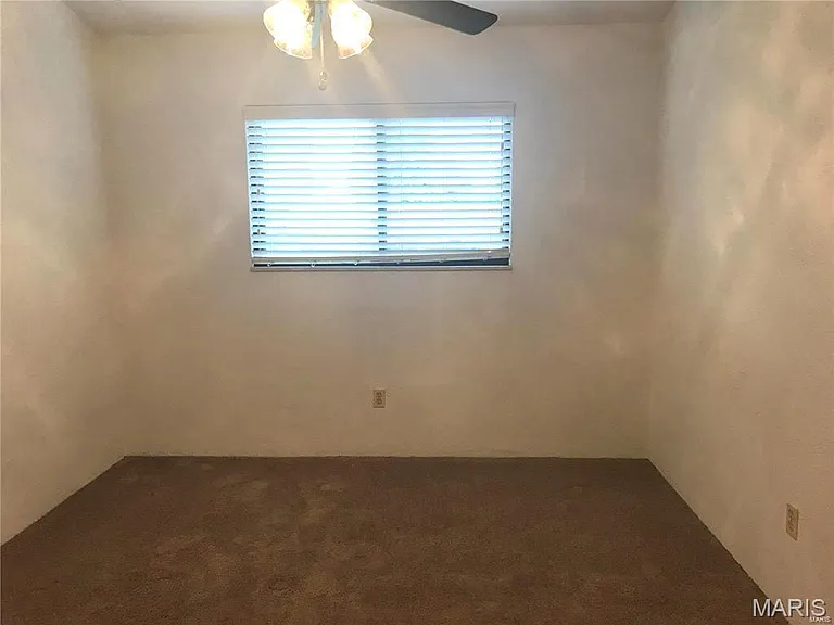 121 Ashley Dr — Photo 9