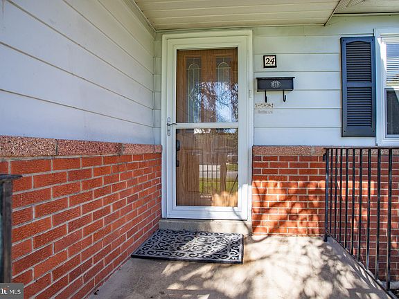 2nd image of 24 Whitehall Cir