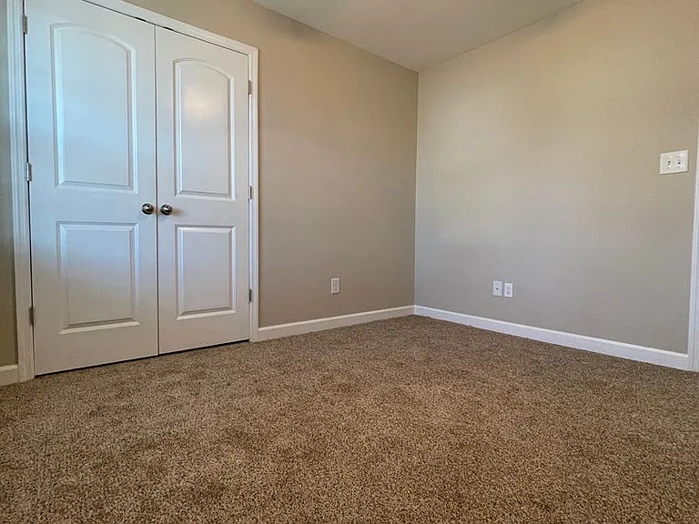308 Sinclair Ln — Photo 27