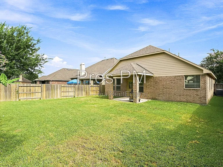 18843 Cove Pointe Dr — Photo 15
