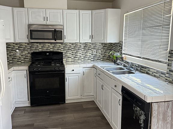 5th image of 835 Tranquil Ln