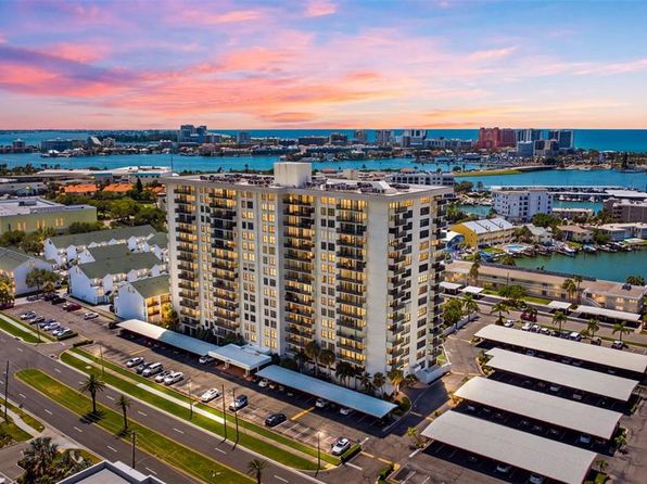 400 Island Way APT 805