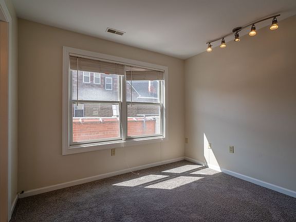 5th image of 504 Elmwood Ave #203