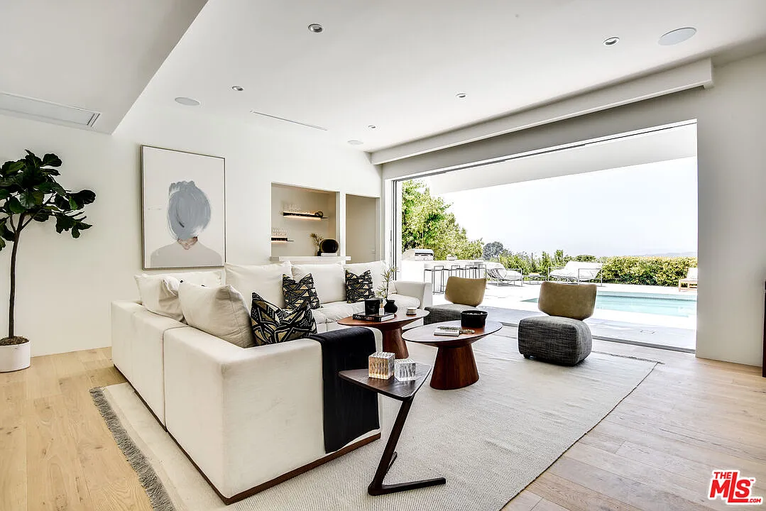5 bed, 5.0 bath, 3750 sqft, $60,000 — Photo 4