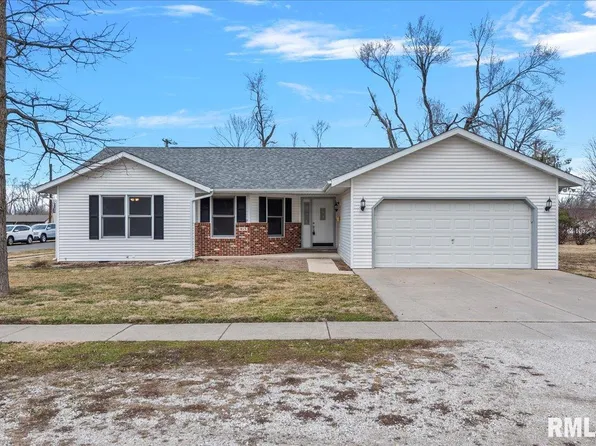 413 W Mulberry St #A, Chatham, IL 62629