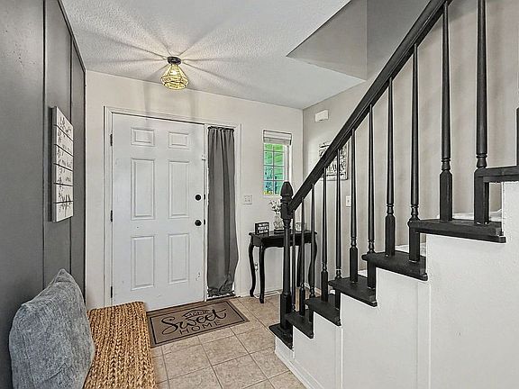4th image of 2109 NW Maple St