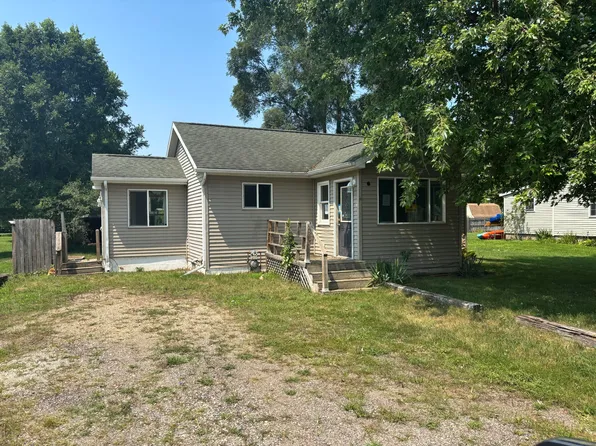 54136 Fisher St, Three Rivers, MI 49093