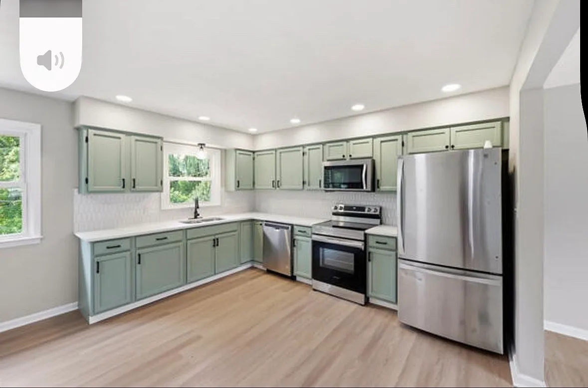 3 bed, 2012 sqft, $2,150 — Photo 4