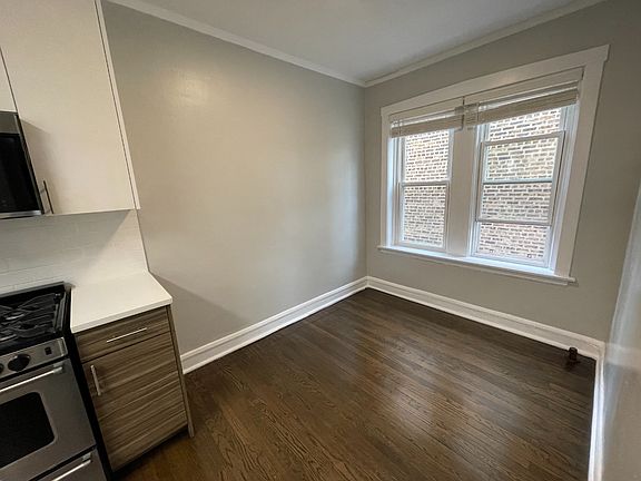3rd image of 4659 N Manor Ave APT 2