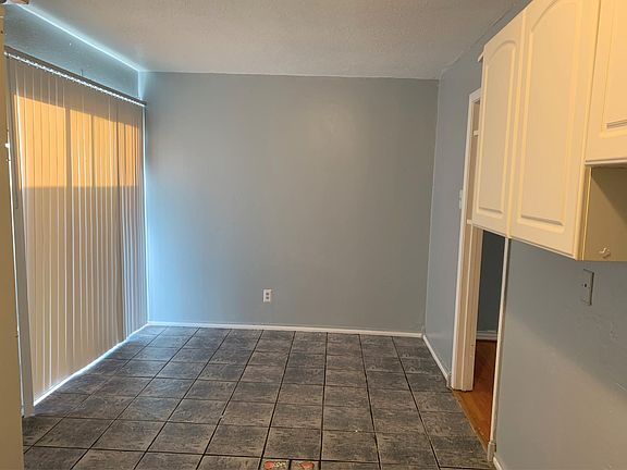 5th image of 9839 Park Lane Ct