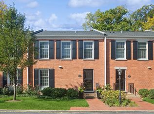 921 Westerfield Dr, Wilmette, IL