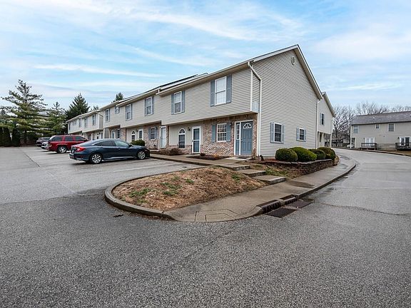2nd image of 882 E Sherwood Hills Dr
