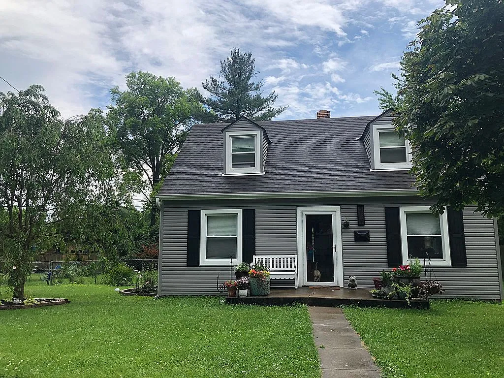 219 Highland Ave photo 1