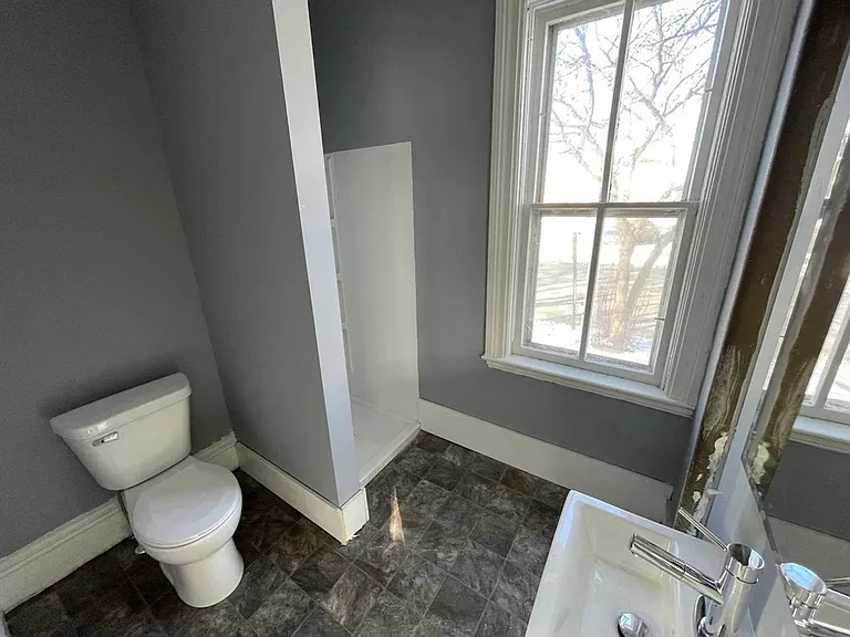703 Jackson St — Photo 9