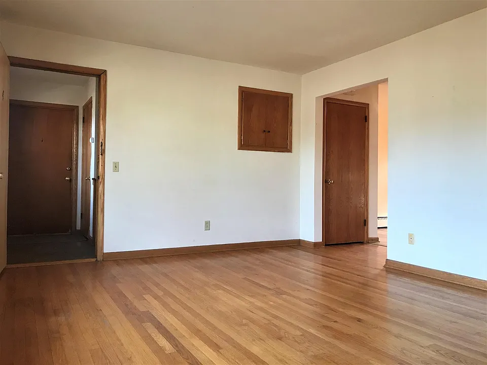Entry, Extra Half Closet