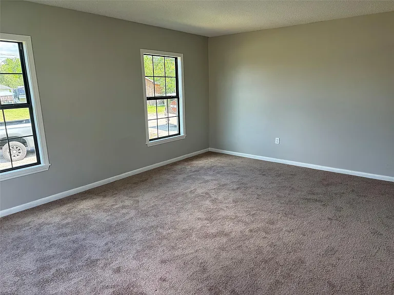 411 N Baron St — Photo 7