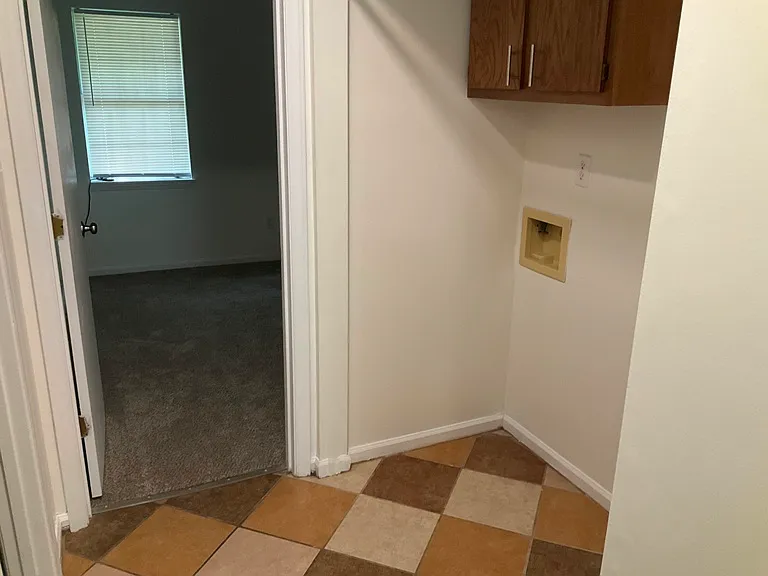 138 Witten Cir #A — Photo 11
