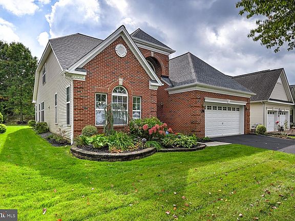 2nd image of 24 Monte Carlo Dr