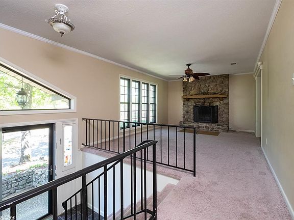 4th image of 12 Kings Mountain Ct