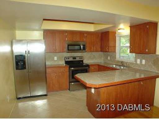 3rd image of 348 Palm St