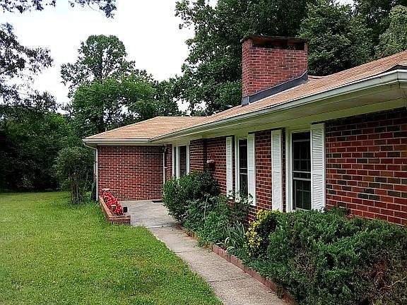 5th image of 3212 Magnolia Dr