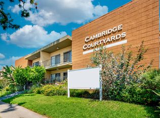 17931 Devonshire St APT 11, Northridge, CA 91325