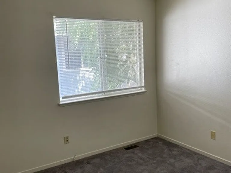 4005 Pheasant Dr #2 — Photo 9