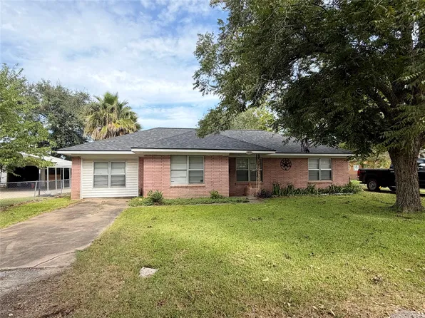 2611 Terry Ter, Bay City, TX 77414