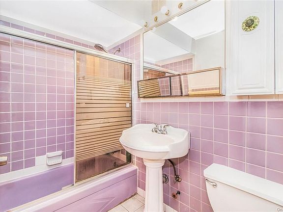 3rd image of 1110 Taylor Ave