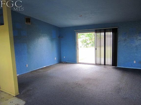 3rd image of 219 NE 30th Ter