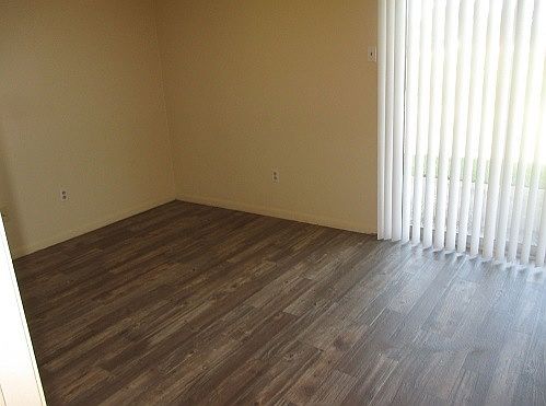 3rd image of 501 Gulpha Dr APT C