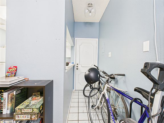 4th image of 806 W 24th St APT 126