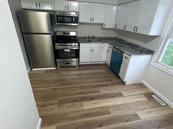 2nd image of 2701 5th Ave #2703