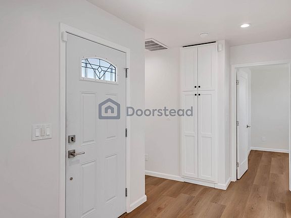 3rd image of 4180 Arlington Ave