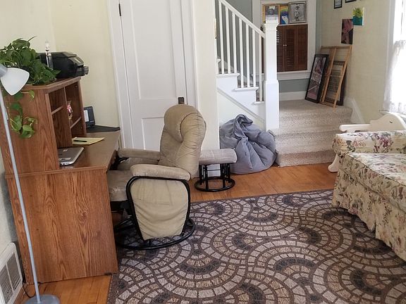 2nd image of 841 Woodward Ave
