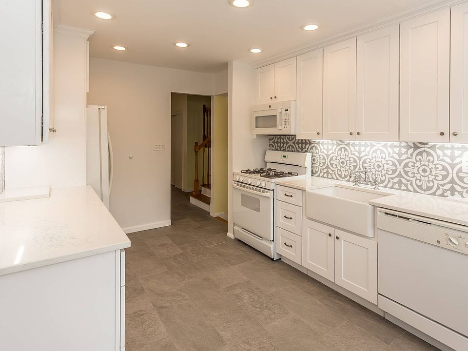 48 Maplewood Dr, Plainview, NY 11803 MLS 11169602 Zillow