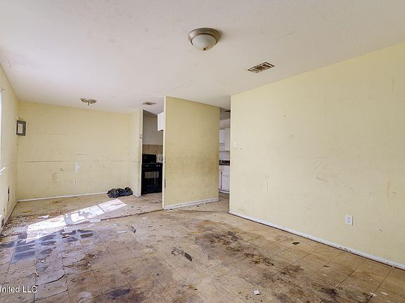 2nd image of 4016 Ponderosa Dr