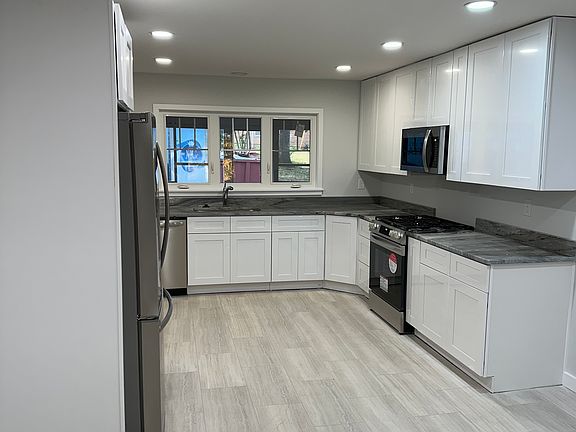 2nd image of 191 Forest Hill Dr