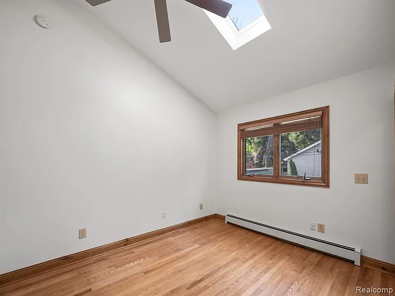 7028 Terrell St — Photo 35