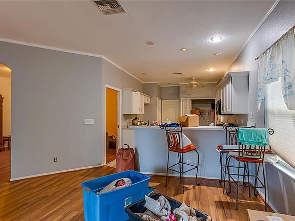 2nd image of 910 ELDRIDGE STREET