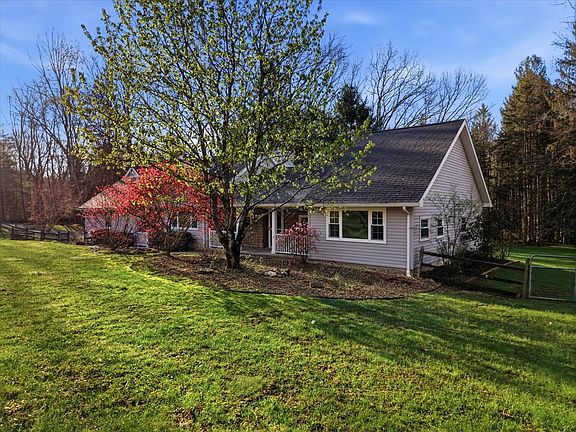 3rd image of 7092 Mercer Rd