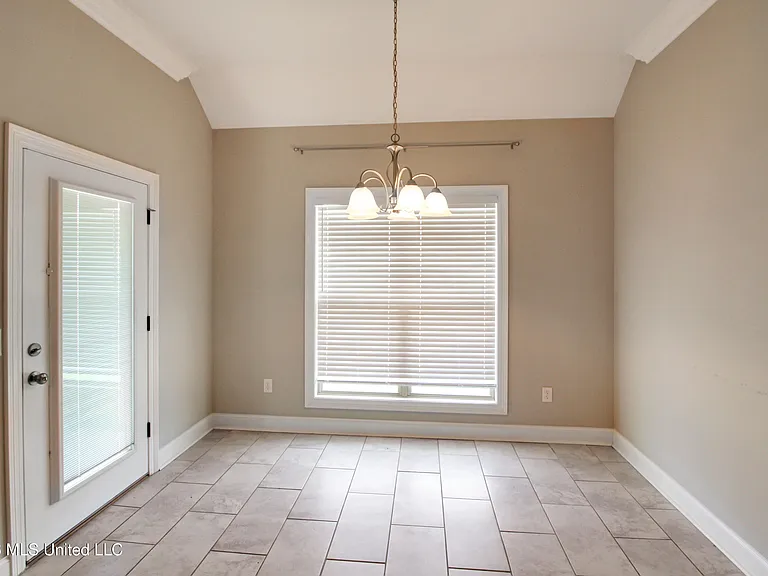 203 Buttonwood Ln — Photo 8