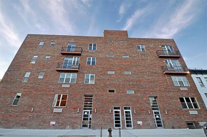 2nd image of 137 Hart St #3A