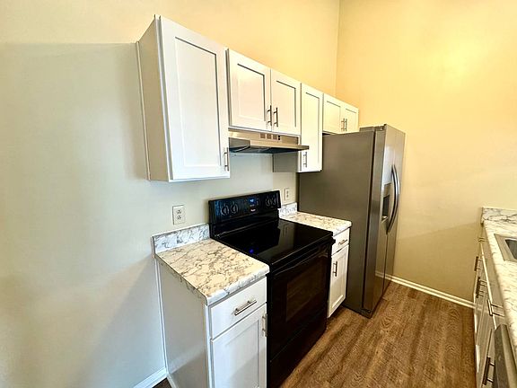 5th image of 602 Spire Ct