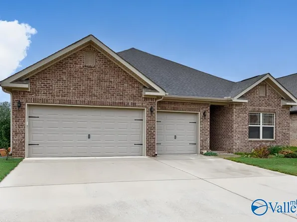 2505 W Winfield Cir, Huntsville, AL 35803