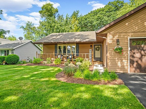 4th image of 102 Centralia Pl NE
