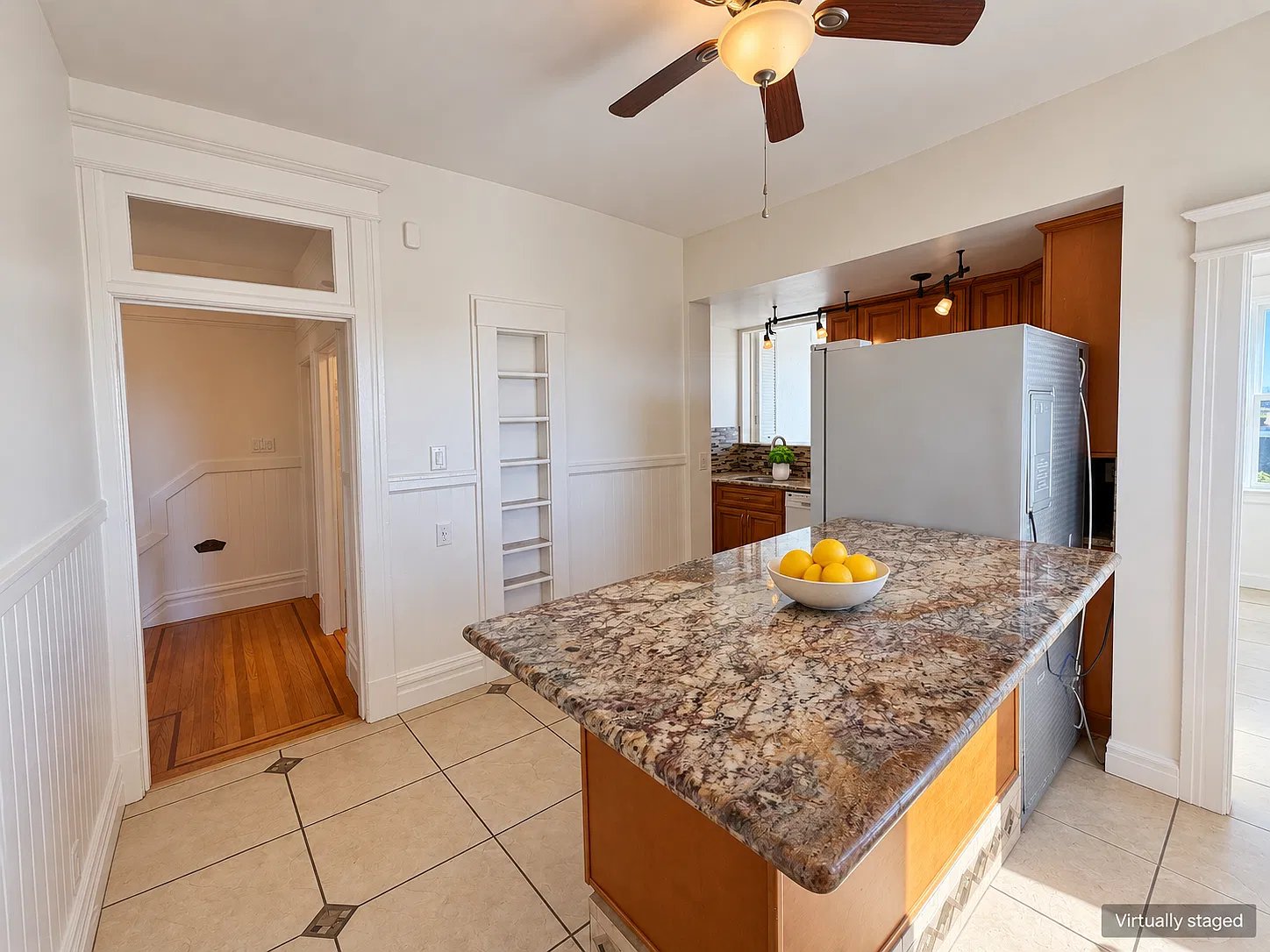 3 bed, 935 sqft, $6,095 — Photo 3