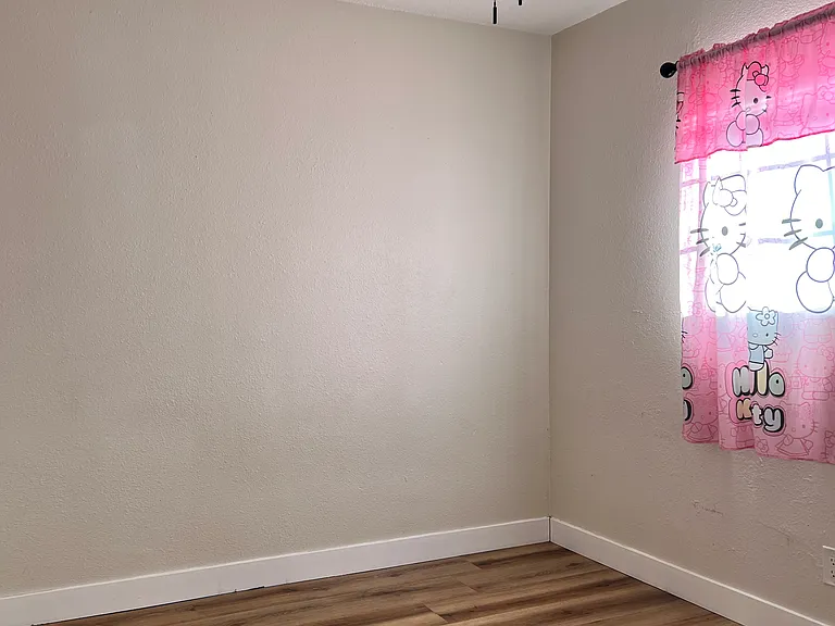 861 N Washington Pl #3 — Photo 4