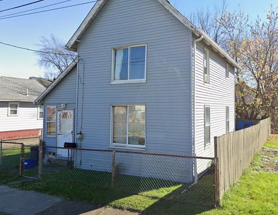 1616 Bank Pl SW