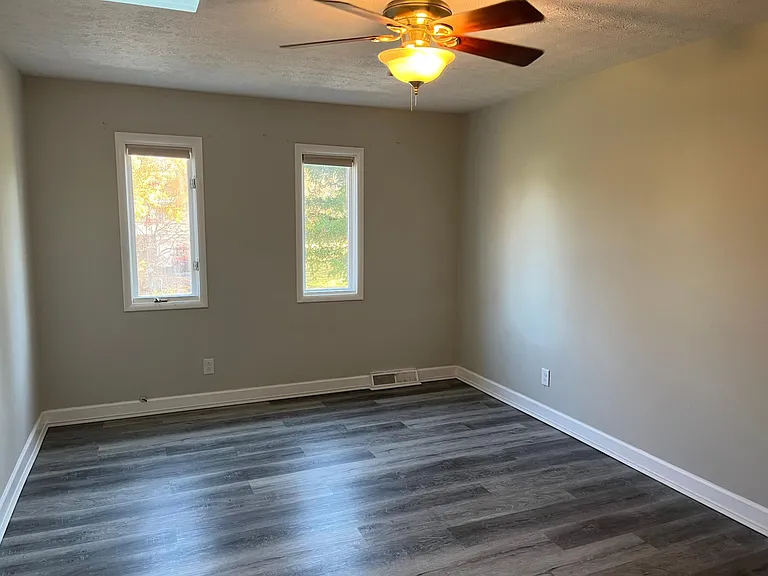 5163 Chateaugay Dr — Photo 16